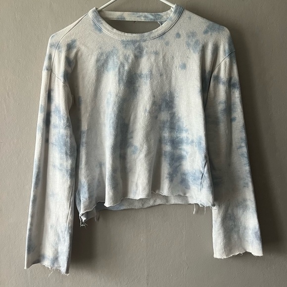 Olivaceous Tops - Olivaceous Blue and White Tie Dye Open Back Long Sleeve Crop Sweatshirt Size S